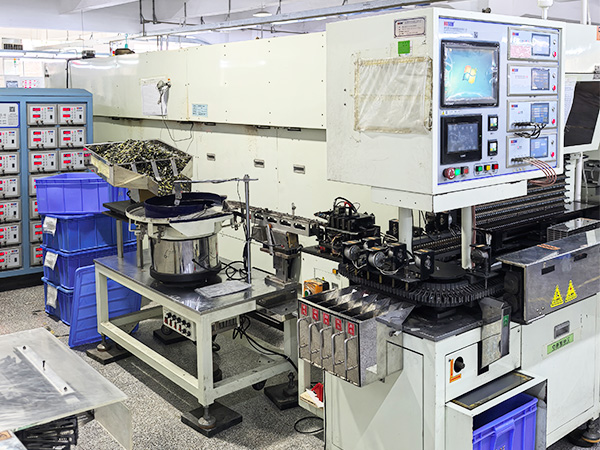 Aluminum Electrolytic Capacitor Fully automated aging workshop