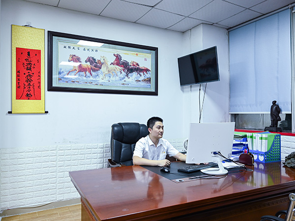 Aluminum Electrolytic Capacitor General Manager’s Office